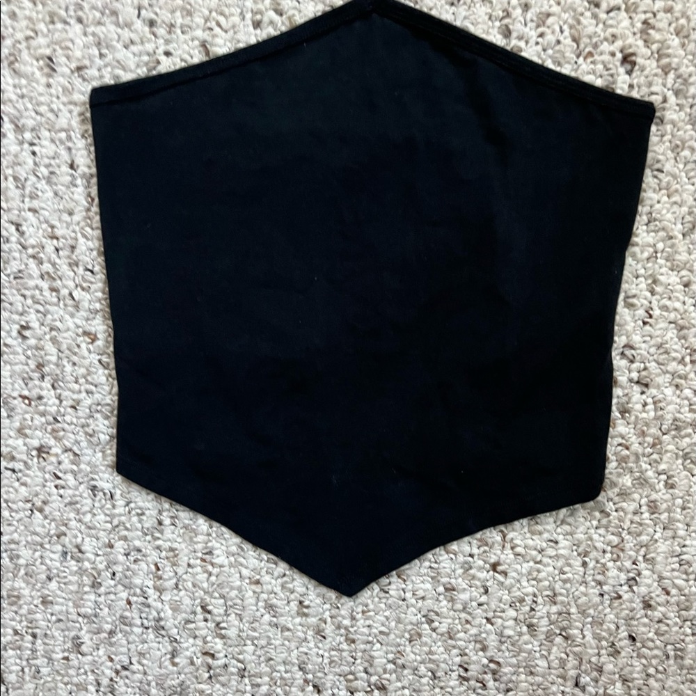 Crop halter top - Picture 2 of 3